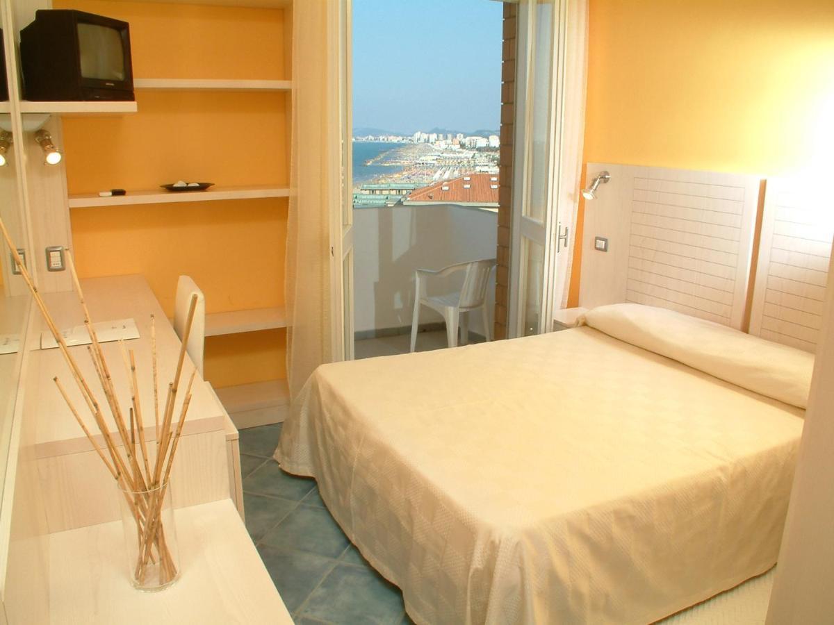 Alexandra Plaza Hotel 리치오네 외부 사진