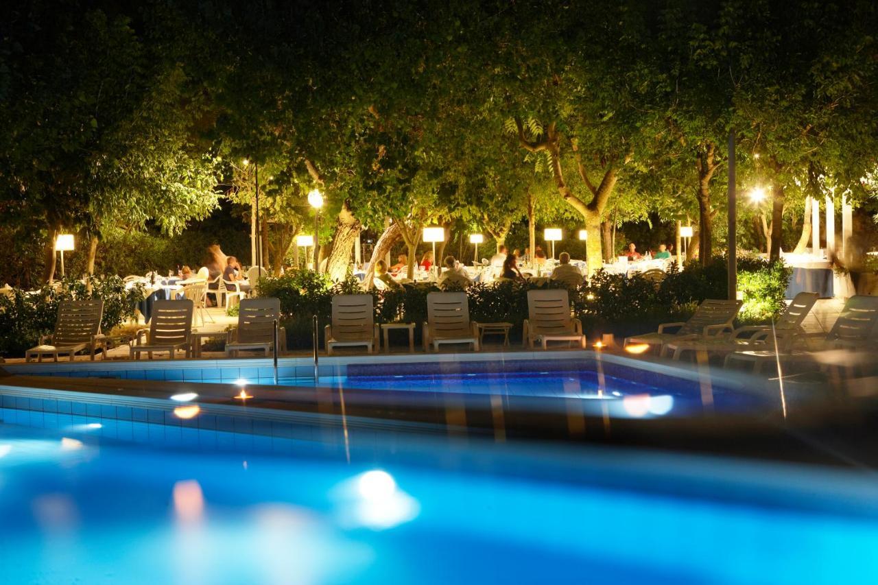 Alexandra Plaza Hotel 리치오네 외부 사진
