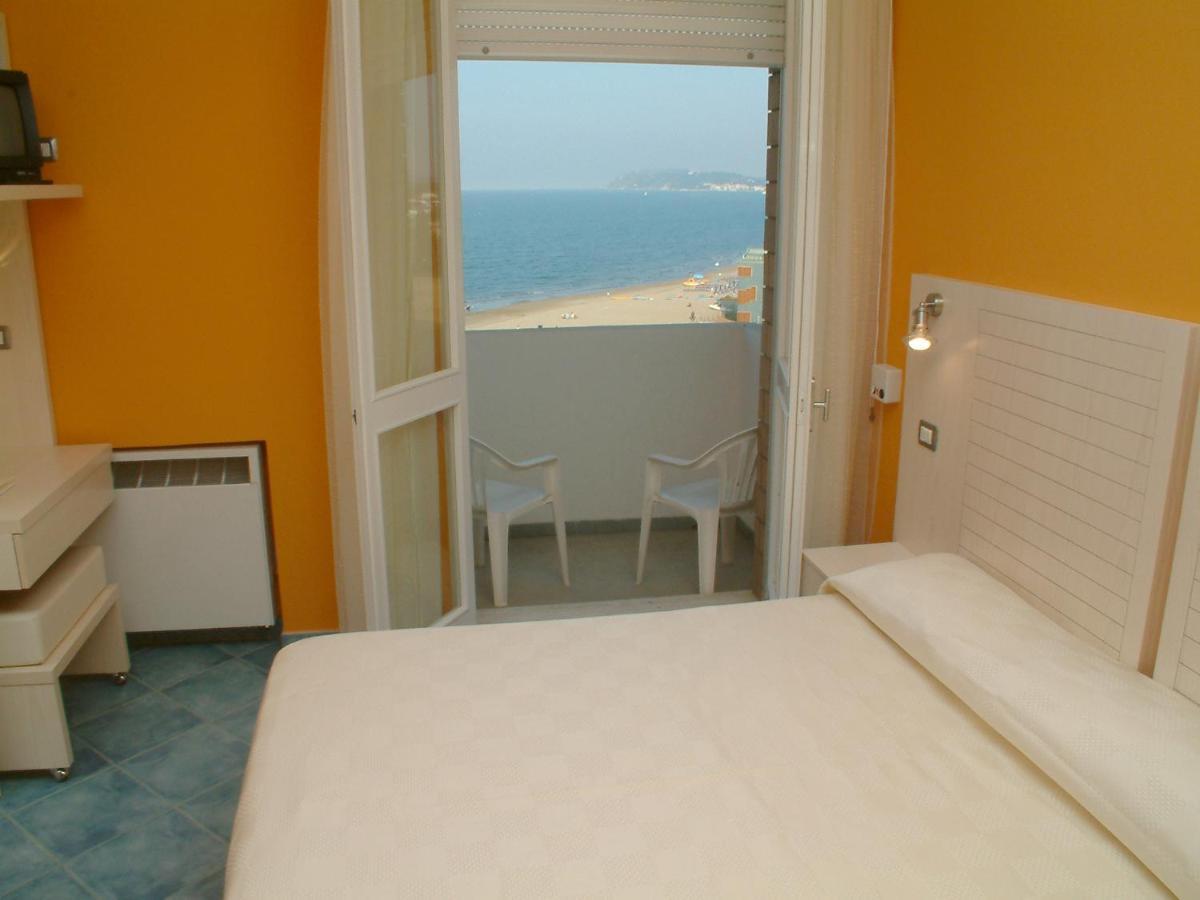 Alexandra Plaza Hotel 리치오네 외부 사진