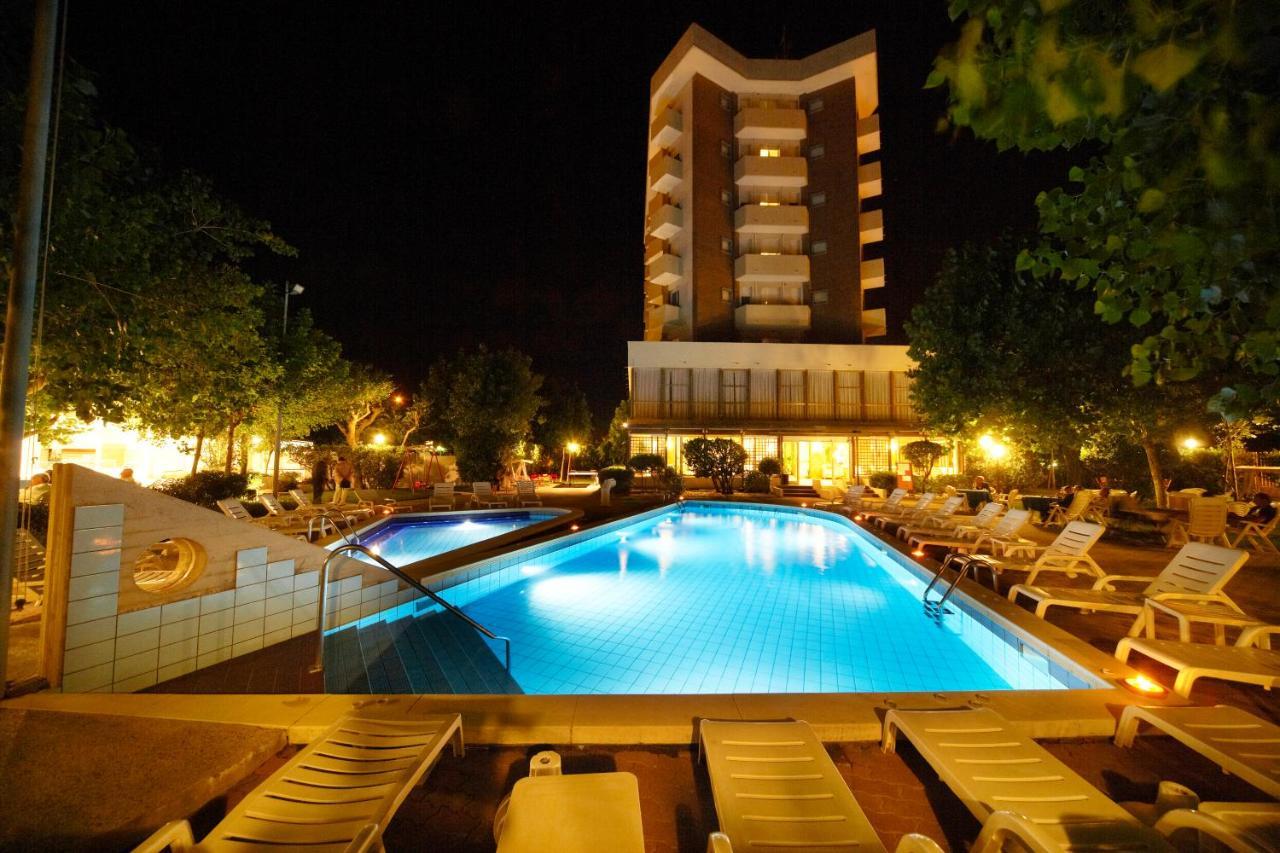Alexandra Plaza Hotel 리치오네 외부 사진