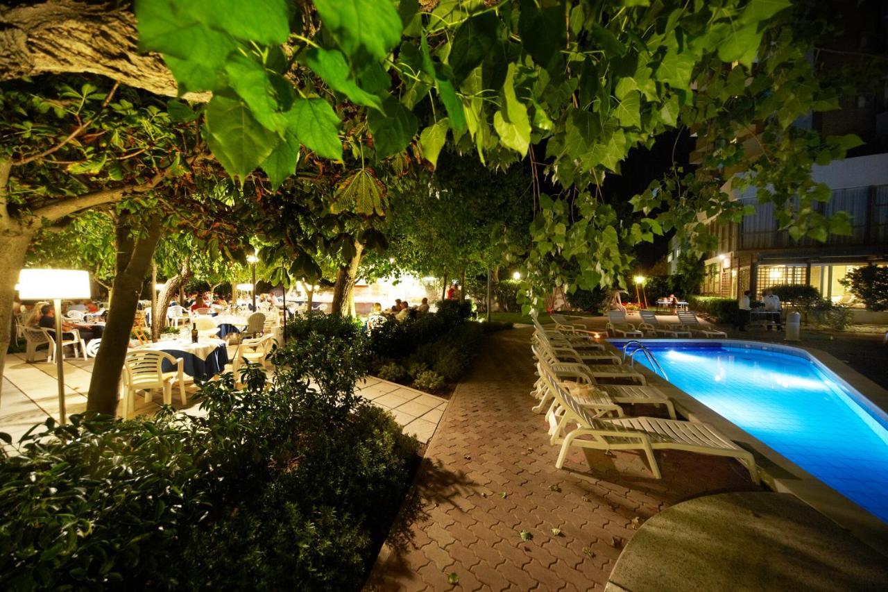 Alexandra Plaza Hotel 리치오네 외부 사진