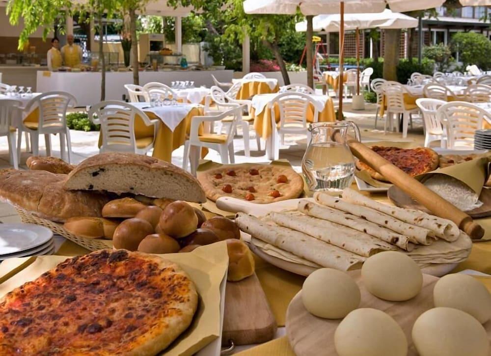 Alexandra Plaza Hotel 리치오네 외부 사진