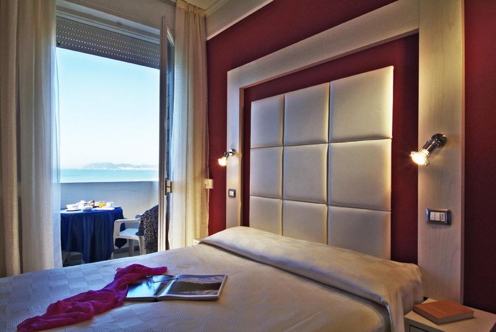 Alexandra Plaza Hotel 리치오네 외부 사진