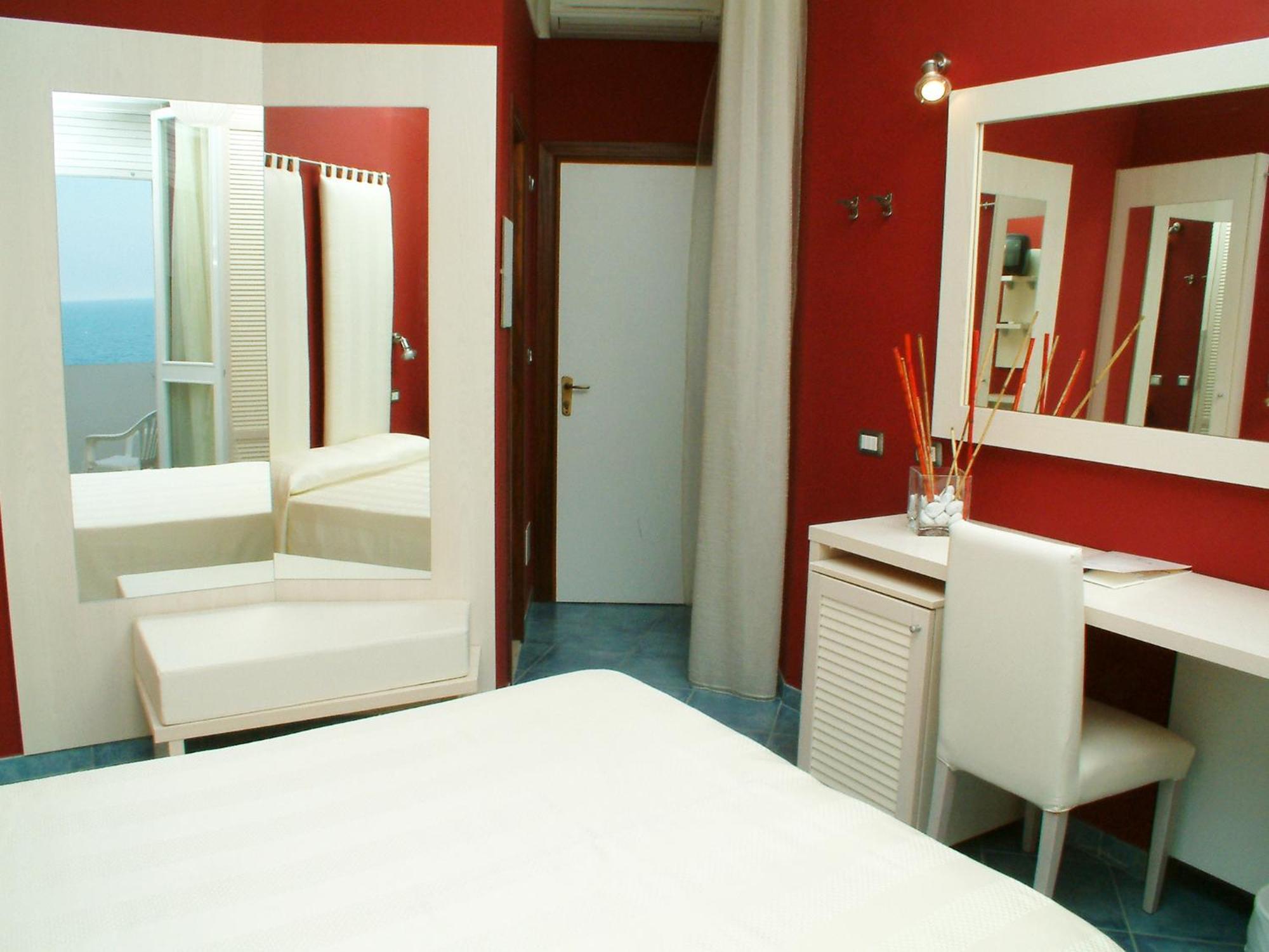 Alexandra Plaza Hotel 리치오네 외부 사진
