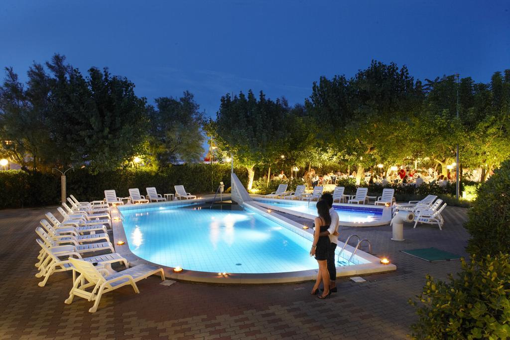 Alexandra Plaza Hotel 리치오네 외부 사진